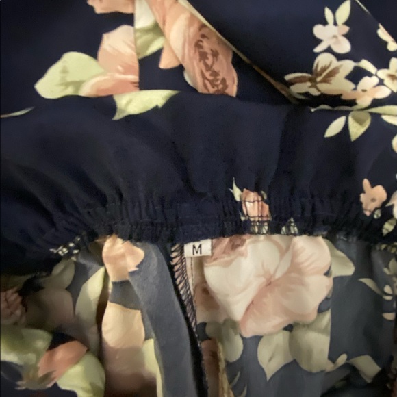 Elegant flowers romper - Picture 5 of 9